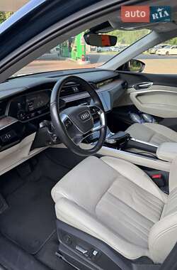 Внедорожник / Кроссовер Audi e-tron 2019 в 