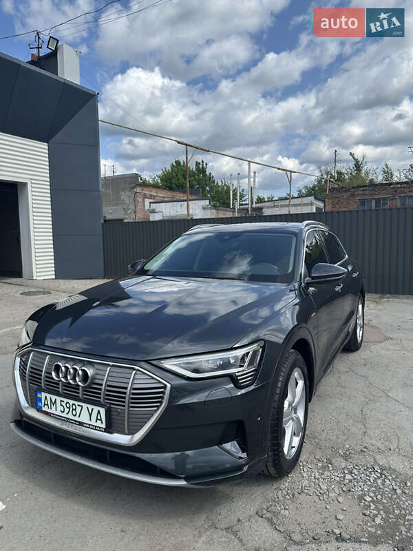 Audi e-tron 2019