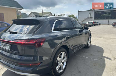 Внедорожник / Кроссовер Audi e-tron 2019 в 