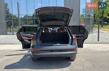 Внедорожник / Кроссовер Audi e-tron 2019 в 