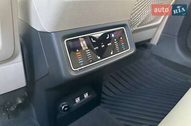 Внедорожник / Кроссовер Audi e-tron 2019 в 