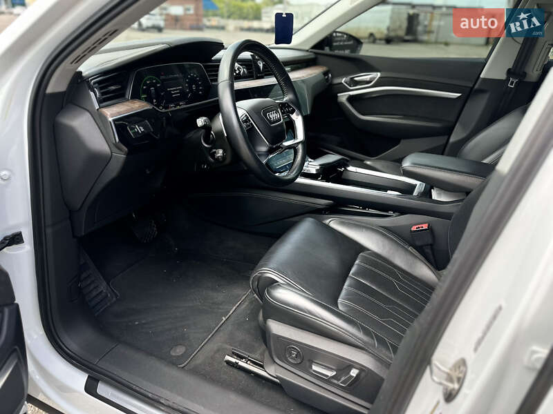 Внедорожник / Кроссовер Audi e-tron 2019 в Харькове фото 11 Внедорожник / Кроссовер Audi e-tron 2019 в Харькове