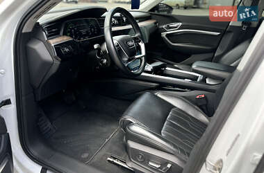 Внедорожник / Кроссовер Audi e-tron 2019 в 