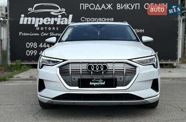 Внедорожник / Кроссовер Audi e-tron 2019 в 