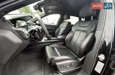 Внедорожник / Кроссовер Audi e-tron 2022 в 