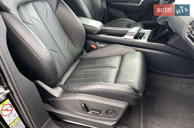 Внедорожник / Кроссовер Audi e-tron 2022 в 