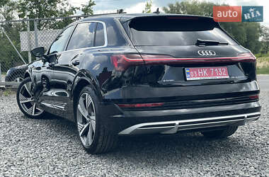 Внедорожник / Кроссовер Audi e-tron 2022 в 