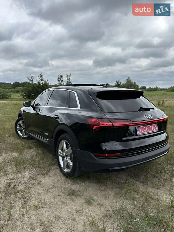 Позашляховик / Кросовер Audi e-tron 2022 в Харкові