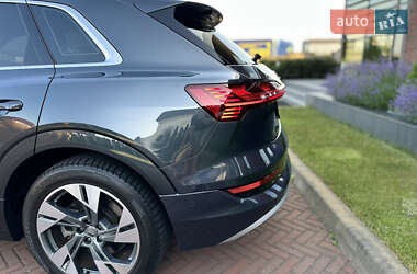 Внедорожник / Кроссовер Audi e-tron 2019 в 