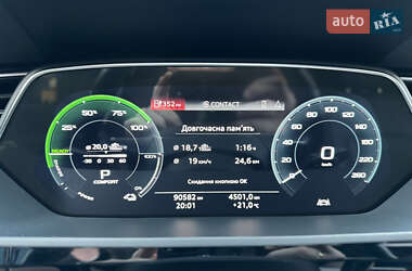 Внедорожник / Кроссовер Audi e-tron 2019 в 