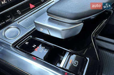 Внедорожник / Кроссовер Audi e-tron 2019 в 