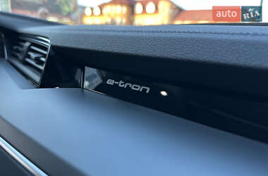 Внедорожник / Кроссовер Audi e-tron 2019 в 
