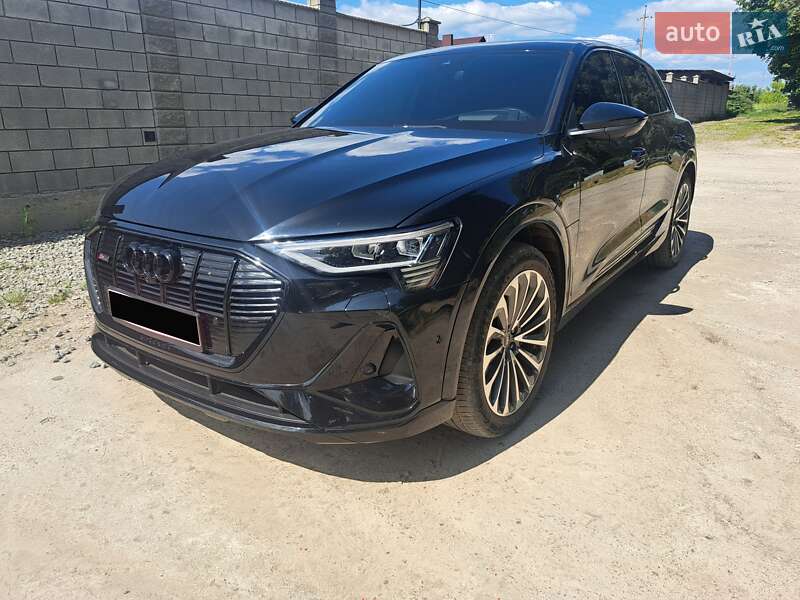 Audi e-tron 2021