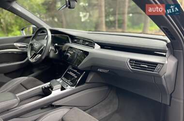Внедорожник / Кроссовер Audi e-tron 2019 в 