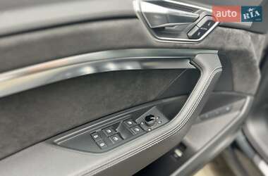 Внедорожник / Кроссовер Audi e-tron 2019 в 