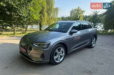 Внедорожник / Кроссовер Audi e-tron 2019 в 