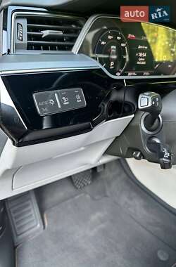 Внедорожник / Кроссовер Audi e-tron 2019 в 