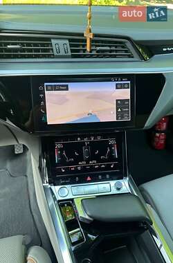 Внедорожник / Кроссовер Audi e-tron 2019 в 