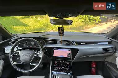 Внедорожник / Кроссовер Audi e-tron 2019 в 