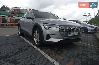 Внедорожник / Кроссовер Audi e-tron 2019 в 