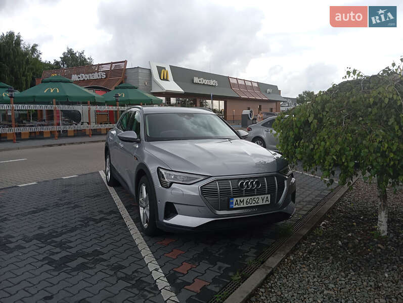 Внедорожник / Кроссовер Audi e-tron 2019 в Житомире