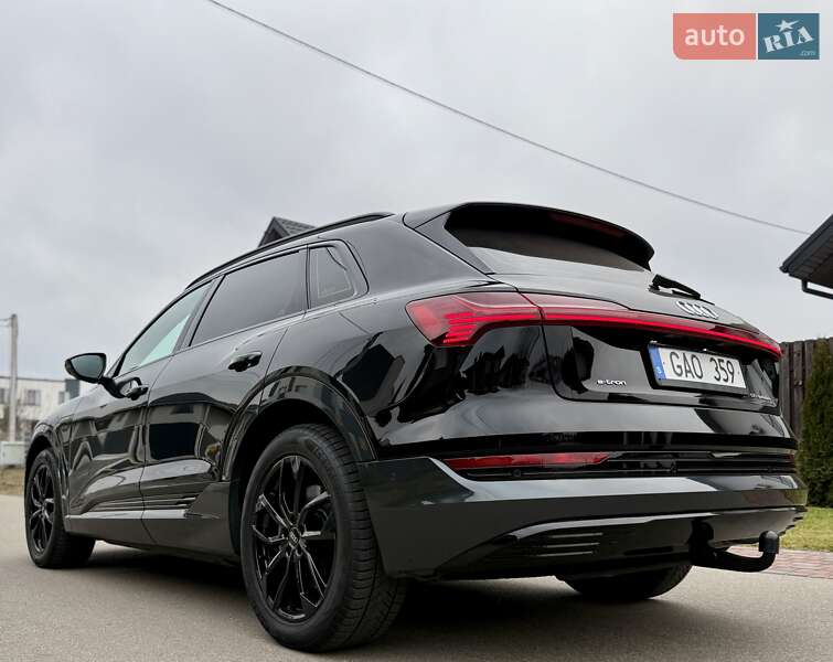 Позашляховик / Кросовер Audi e-tron 2022 в Києві