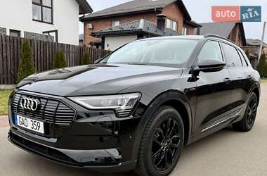 Внедорожник / Кроссовер Audi e-tron 2022 в 