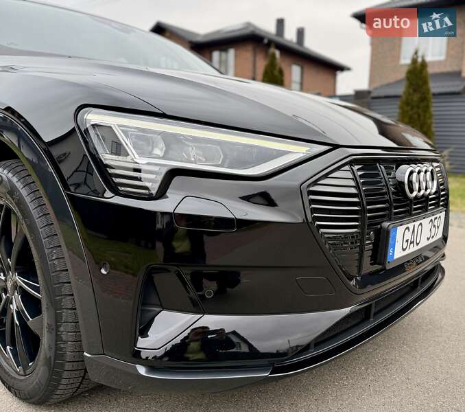 Позашляховик / Кросовер Audi e-tron 2022 в Києві