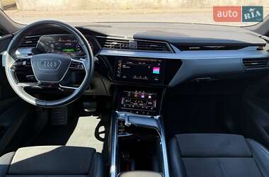 Внедорожник / Кроссовер Audi e-tron 2019 в 