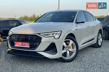 Внедорожник / Кроссовер Audi e-tron 2021 в 