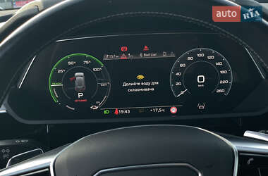 Внедорожник / Кроссовер Audi e-tron 2021 в 