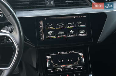 Внедорожник / Кроссовер Audi e-tron 2021 в 