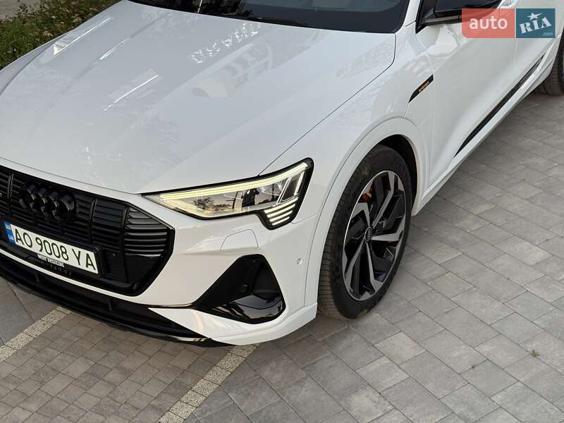 Внедорожник / Кроссовер Audi e-tron 2022 в Ужгороде