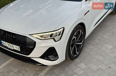 Внедорожник / Кроссовер Audi e-tron 2022 в 