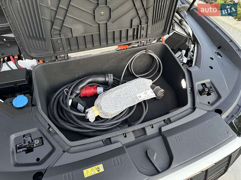 Внедорожник / Кроссовер Audi e-tron 2022 в Ужгороде