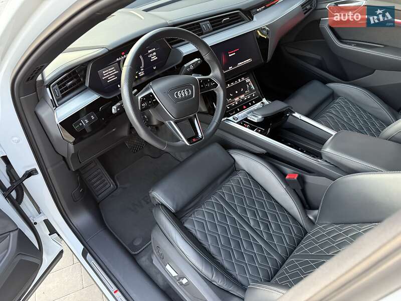 Внедорожник / Кроссовер Audi e-tron 2022 в Ужгороде