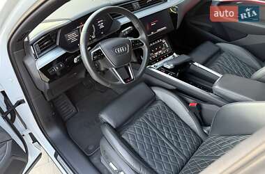 Внедорожник / Кроссовер Audi e-tron 2022 в 