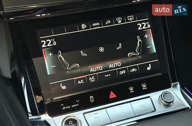 Внедорожник / Кроссовер Audi e-tron 2022 в 