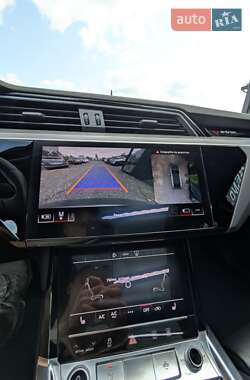 Внедорожник / Кроссовер Audi e-tron 2020 в 