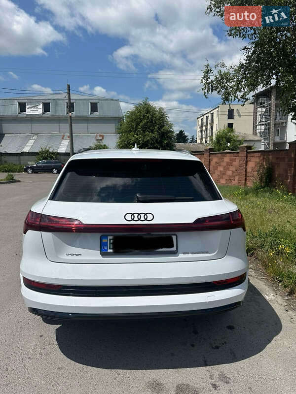 Внедорожник / Кроссовер Audi e-tron 2020 в Ровно