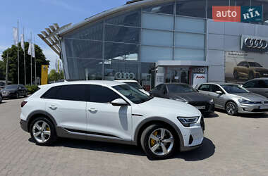 Внедорожник / Кроссовер Audi e-tron 2023 в 