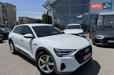 Внедорожник / Кроссовер Audi e-tron 2023 в 