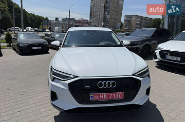 Внедорожник / Кроссовер Audi e-tron 2023 в 