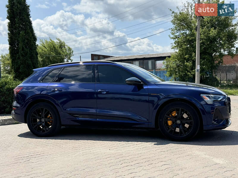 Внедорожник / Кроссовер Audi e-tron 2022 в Сумах