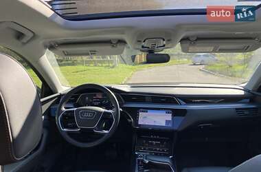 Внедорожник / Кроссовер Audi e-tron 2021 в 