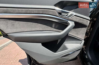 Внедорожник / Кроссовер Audi e-tron 2020 в 