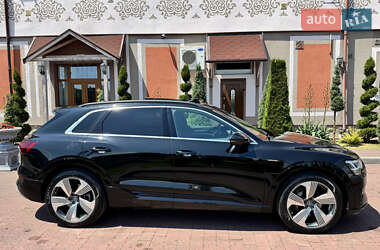 Внедорожник / Кроссовер Audi e-tron 2020 в 