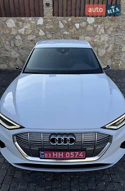 Внедорожник / Кроссовер Audi e-tron 2020 в 