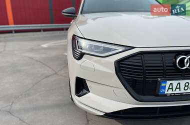 Внедорожник / Кроссовер Audi e-tron 2021 в 