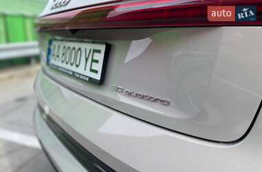 Внедорожник / Кроссовер Audi e-tron 2021 в 